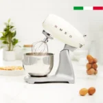 Batidora Smeg Stand Mixer Crema modelo SMF02CREU - imagen 1