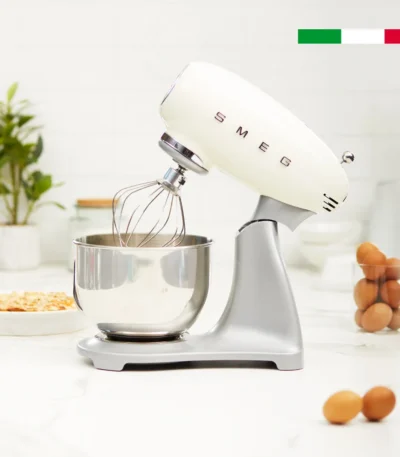 Batidora Smeg Stand Mixer Crema modelo SMF02CREU - imagen 1