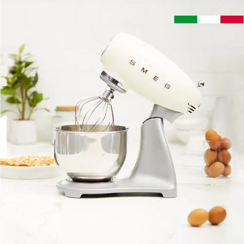 Batidora Smeg Stand Mixer Crema modelo SMF02CREU - imagen 1