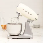Batidora Smeg Stand Mixer Crema modelo SMF02CREU - imagen 3