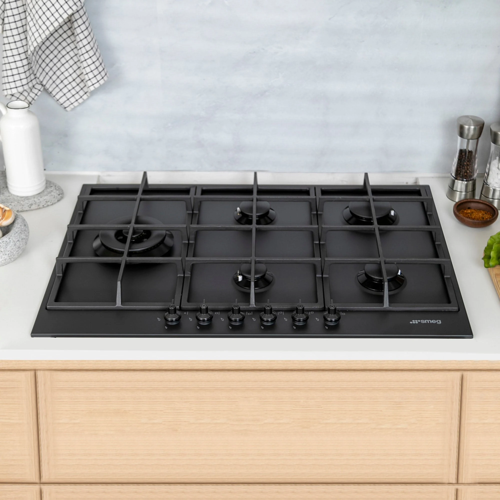 Encimera a Gas PX375LMB 5 Quemadores 70 cm Smeg - 1 Encimera a Gas PX375LMB 5 Quemadores 70 cm Smeg - imagen 1