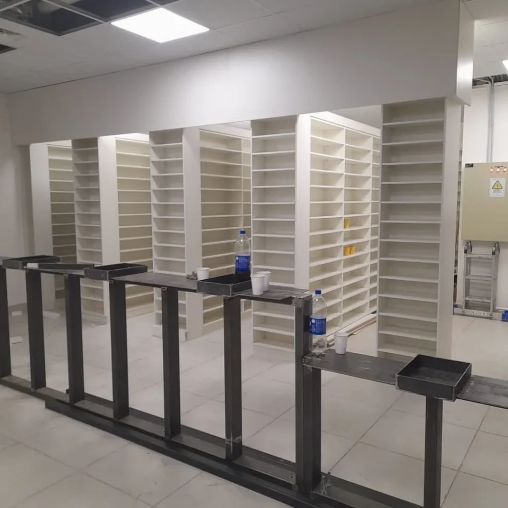 Sistema integral de almacenamiento farmacéutico, vista 1, mobiliario a medida de Muebles GC