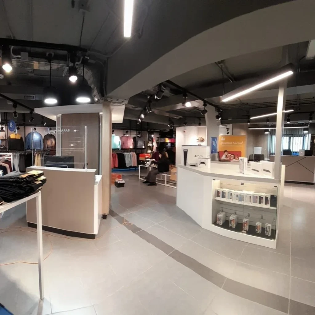 Mobiliario integral para tienda retail, vista 1, mobiliario a medida de Muebles GC